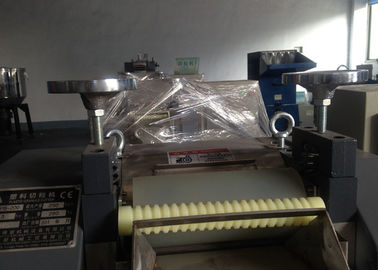 Granule Plastic Scrap Cutting Machine , High Efficiency Plastic Waste Cutter