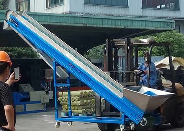 Stable Industrial Conveyor Magnets , Loading Height 2500mm Magnetic Separator Conveyor