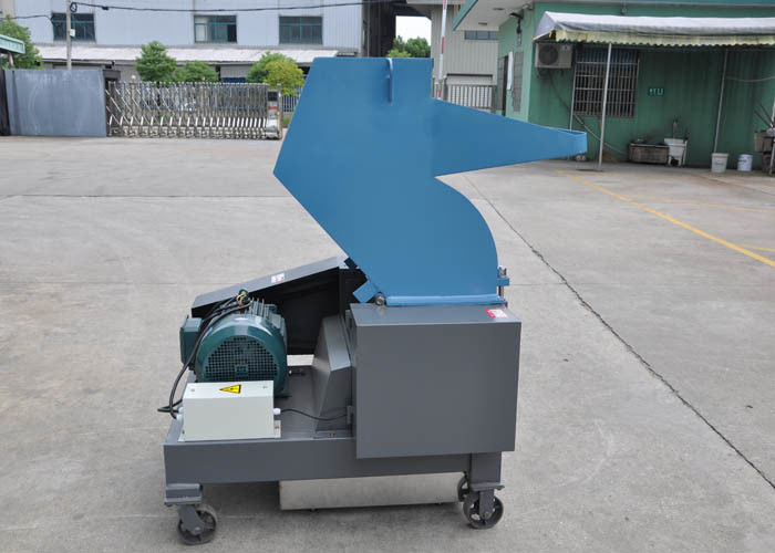 560 R/Min Plastic Crusher Machine Weight 720kg 1300*1000*1520 mm Industrial
