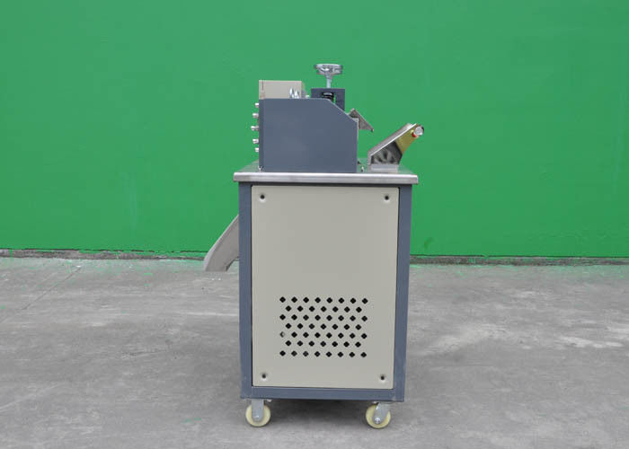 12-16 Cut Barroot Plastic Film Cutting Machine , 270kg Unit Weight Plastic Waste Cutter